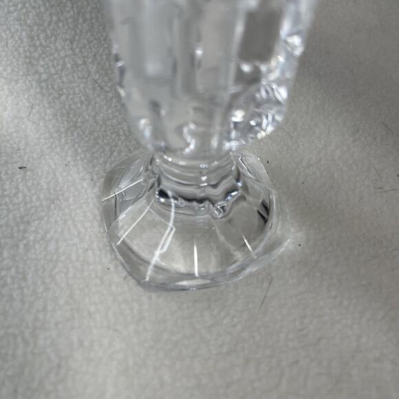 Cristal d'Arques Durand Soliflor 8 3/4" 24% Lead Crystal Waffle Cut Bud Vase - Picture 4 of 7